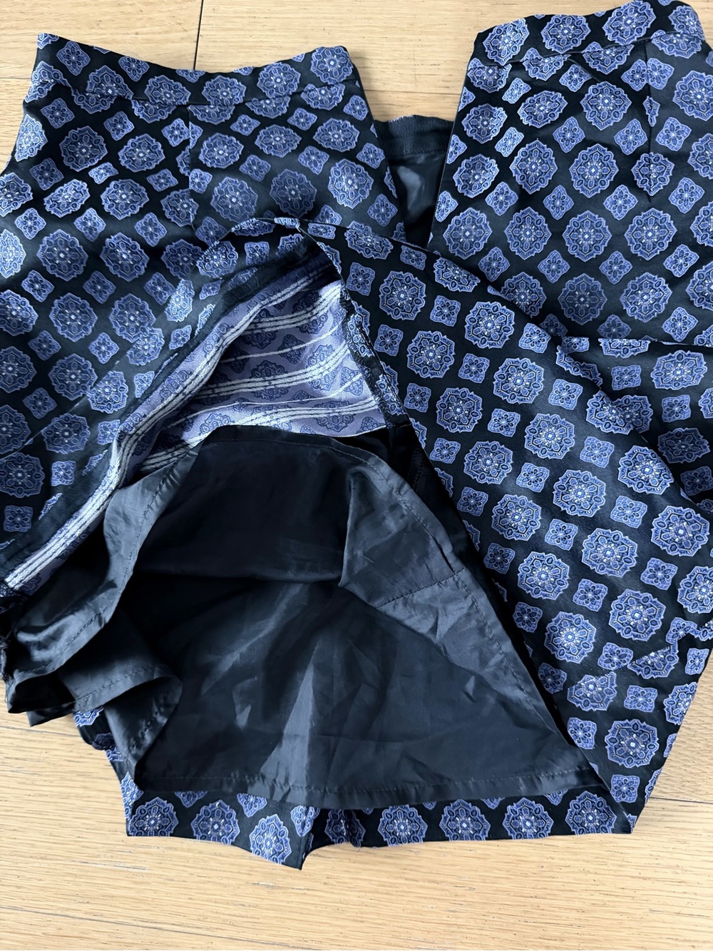 J.Crew Blue Medallion Geometric Silk Mini Skirt Front Pleat Lined Size 4 - Picture 8 of 13